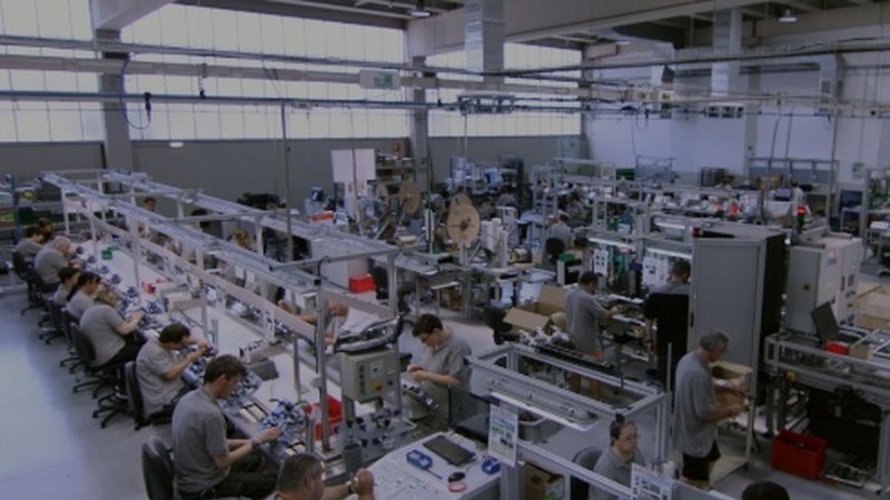 Gureak taldeko 2.500 beharginen jarduera etetea adostu dute enpresak eta sindikatuek