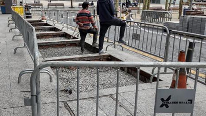 Guridi pareko lurpeko edukiontziak kentzen ari da Udala