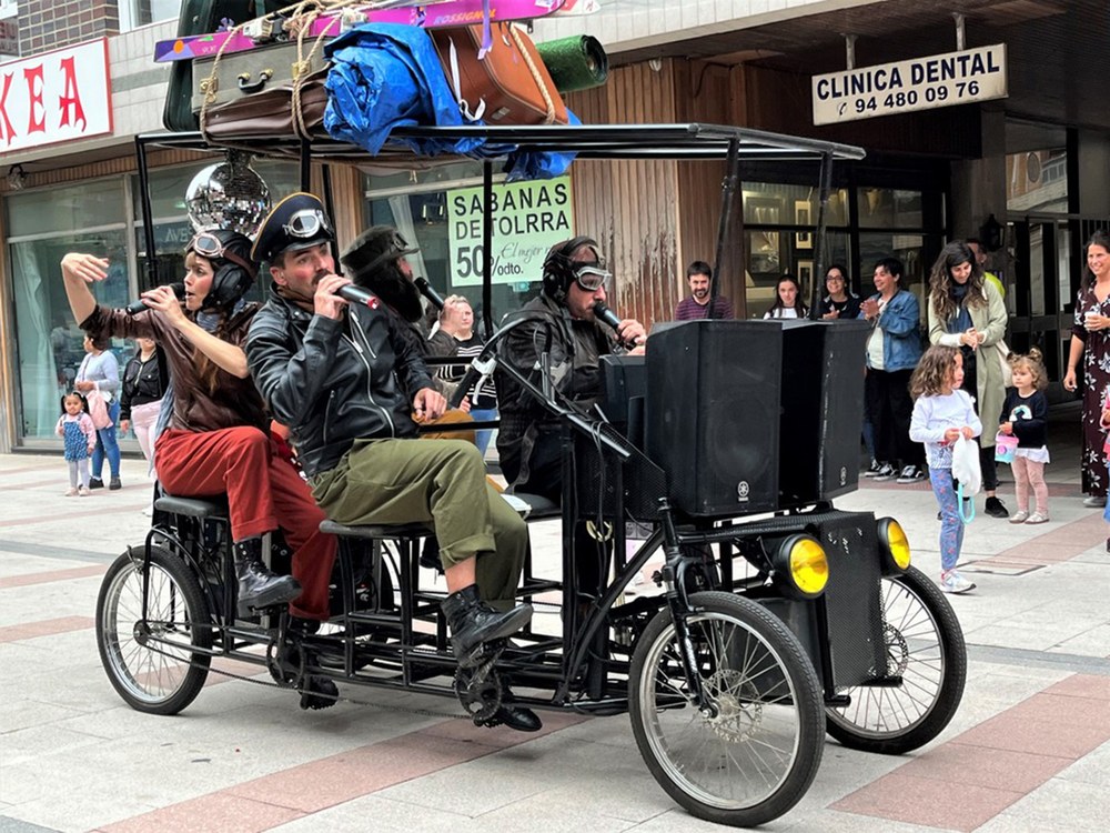 “Gurpil gainean” kaleko antzezkizun musikala eskainiko du Demode Quartet laukoteak zapatuan