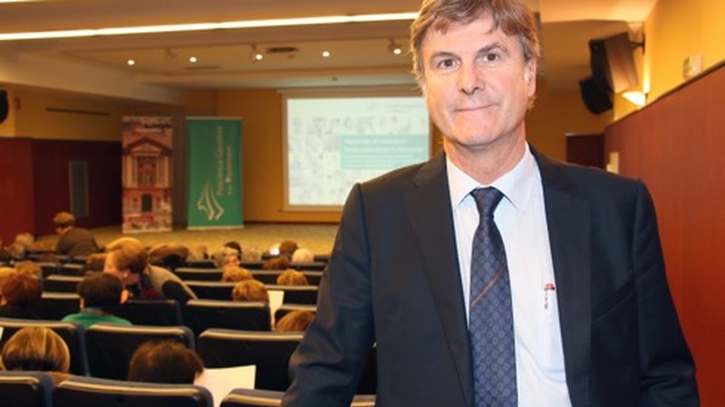 Gurutz Linazasoro neurologoaren hitzaldi arrakastatsua