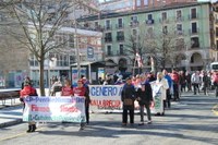 Gutxieneko pentsioak gutxieneko soldatarekin parekatzea eskatu zuten manifestazioan