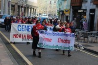 Gutxieneko pentsioak gutxieneko soldatarekin parekatzea eskatu zuten manifestazioan