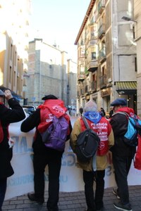 Gutxieneko pentsioak gutxieneko soldatarekin parekatzea eskatu zuten manifestazioan