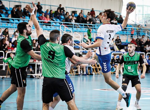 Gutxigatik baina galdu egin zuten Mecalbe Eibar Eskubaloi klubeko bi talde nagusiek