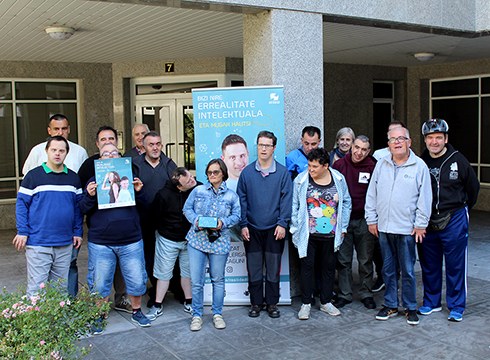 Guztiontzat mundu ulergarriagoa helburu duen kanpaina aurkeztu du Atzegik