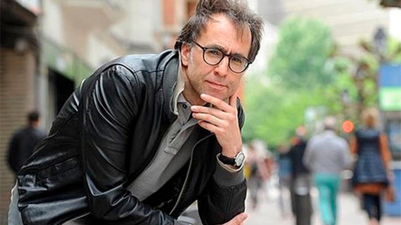 Harkaitz Cano, idazlea: “Errealitatea, fikzioaren tresnen bidez baino ezin da kontatu”