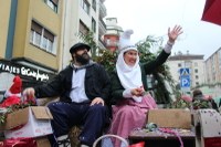 Harrera bero-beroa egin diegu Olentzero eta Mari Domingiri