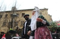 Harrera bero-beroa egin diegu Olentzero eta Mari Domingiri