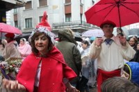 Harrera bero-beroa egin diegu Olentzero eta Mari Domingiri