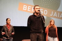 Harrera beroa egin diote eibartarrek 31. San Andres Bertso Jaialdian aritu den boskoteari Harrera beroa egin diote eibartarrek 31. San Andres Bertso Jaialdian aritu den boskoteari