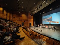 Harrera beroa egin diote eibartarrek 31. San Andres Bertso Jaialdian aritu den boskoteari Harrera beroa egin diote eibartarrek 31. San Andres Bertso Jaialdian aritu den boskoteari