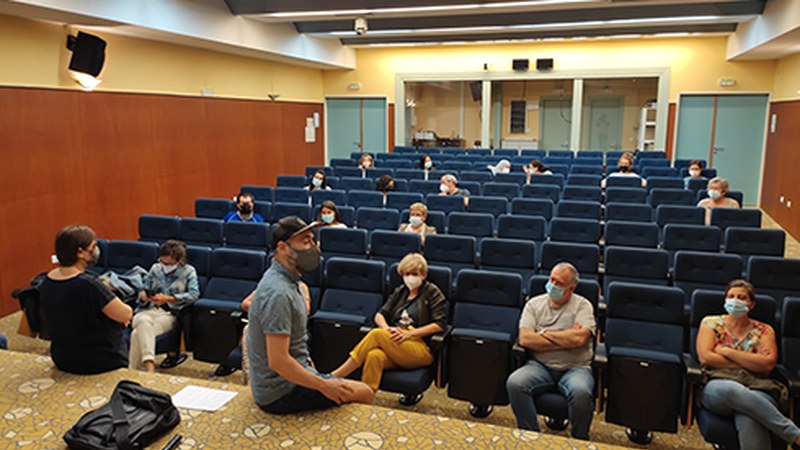 Harrera-familien gaineko mahaingurua egin zen atzo Portaleko Areto Nagusian