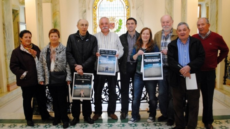 Hasi da Nagusien Hamabostaldia