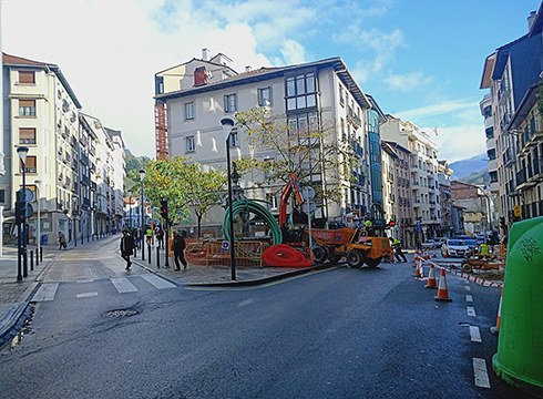 Hasi dira Ibarkurutzeko iturria eta inguruak berritzeko lanak