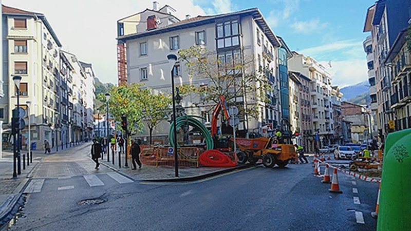 Hasi dira Ibarkurutzeko iturria eta inguruak berritzeko lanak