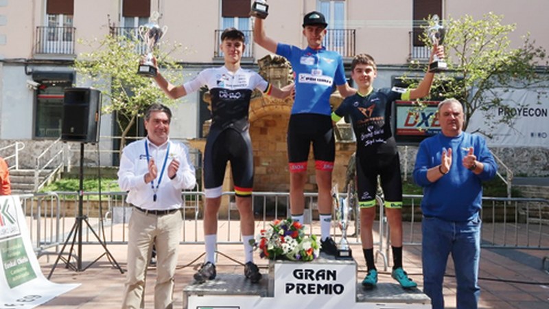 Hasierako ihesaldiak erabaki zuen domekako kadeteen mailako lasterketa