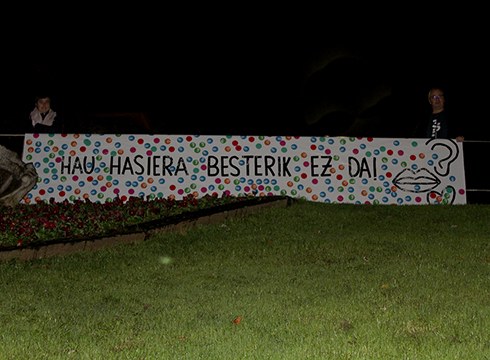 [ARGAZKIAK] "Hau hasiera besterik ez da" irudikatuta ospatu dugu Euskeraren Eguna