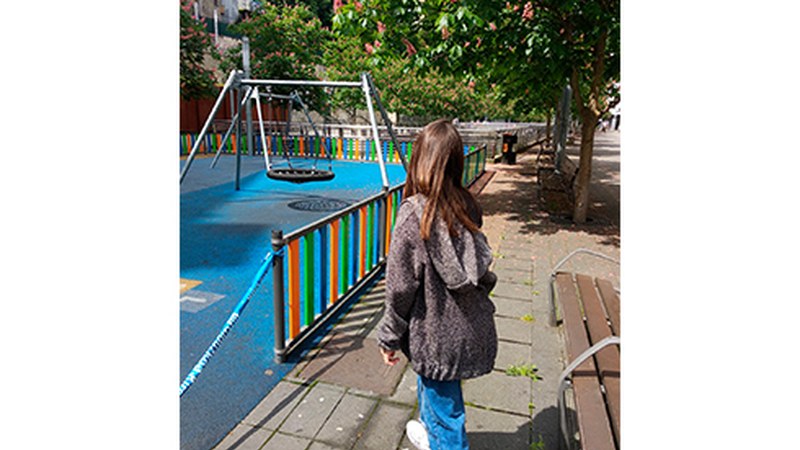 Haurrak kalera irtetzean zentzuz jokatzea eta arauak betetzea eskatu du alkateak