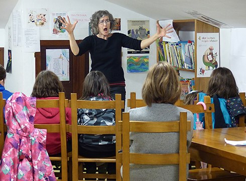 "Haurrak, zertan ari zarete?" ipuin-kontakizuna eskainiko dute zapatuan umeen liburutegian