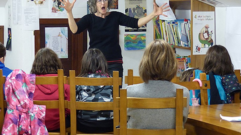 "Haurrak, zertan ari zarete?" ipuin-kontakizuna eskainiko dute zapatuan umeen liburutegian