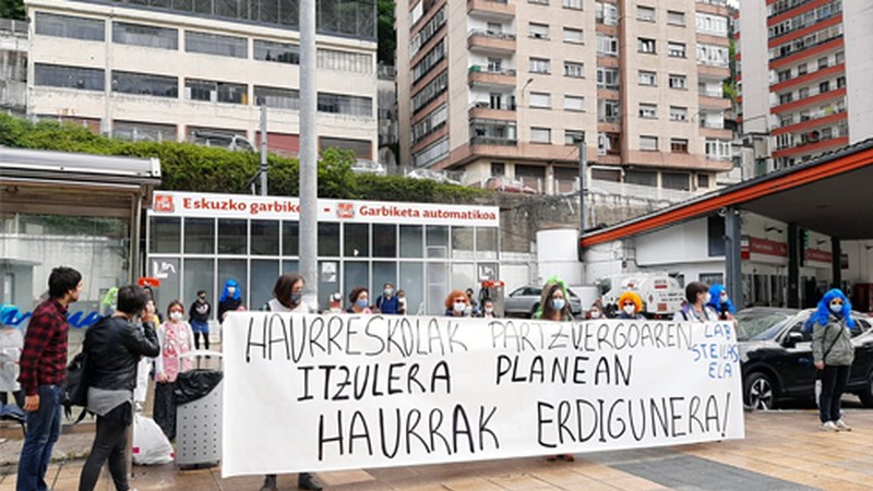 Haurreskolen itzulera planean haurrak erdigunean jartzeko eskatu dute sindikatuek
