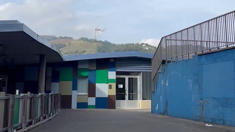Haurreskolen kudeaketan Udalak izan duen “utzikeria” salatu du guraso talde batek