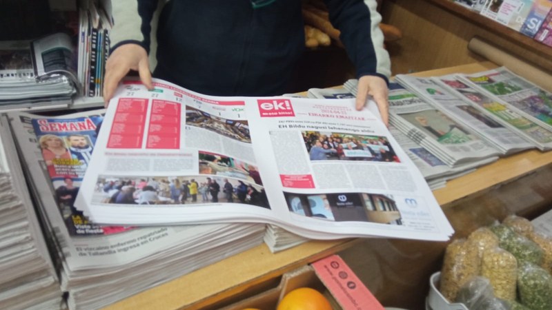 Hauteskundeetako paperezko aldizkari berezia astelehen goizetik eskuragarri herriko hainbat lekutan