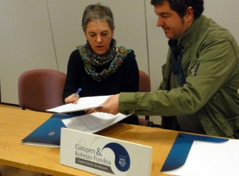 Hekimenek eta Udalbiltzak elkarlanerako hitzarmena sinatu dute