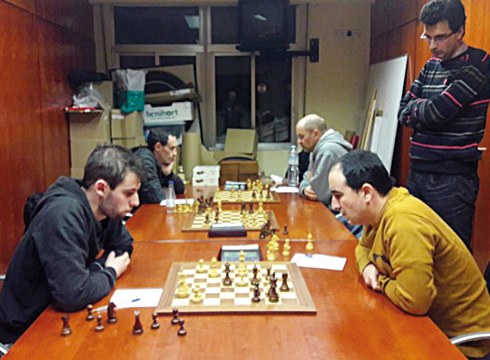 Helduentzako hastapeneko xake ikastaroa antolatu du Deporrek