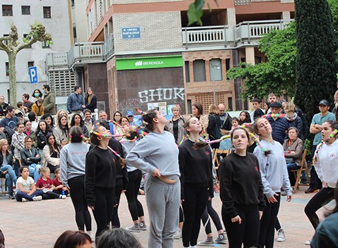 Herri guztia dantzan jarriko dute hilaren 28an