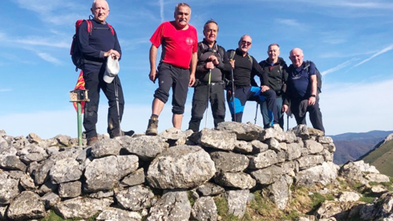 Herri Txikien 6. etapak gozatzeko aukera eskaini zien Deporreko mendizaleei