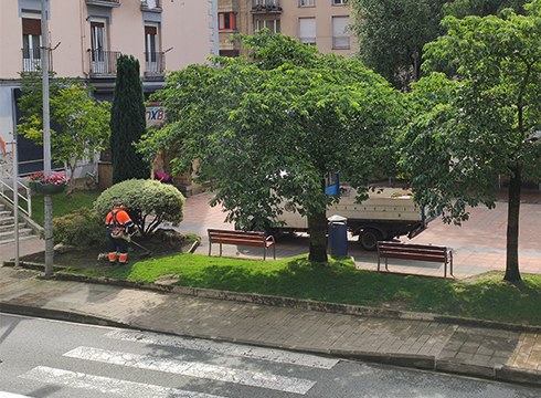 Herriko aisialdi-gune batzuk erosoago erabiltzeko lanak egiten dabil Udala