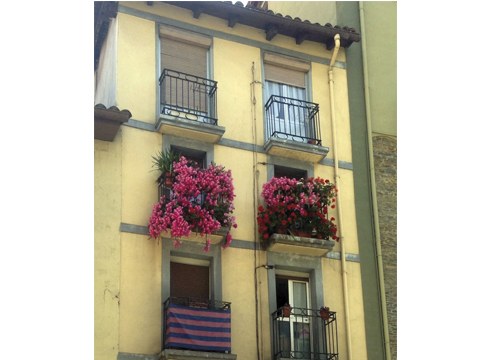 Herriko balkoi dotoreenak sarituko dituzte. Izenematea maiatzaren 15ean amaituko da