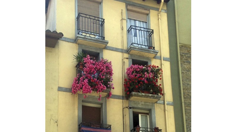 Herriko balkoi dotoreenak sarituko dituzte. Izenematea maiatzaren 15ean amaituko da