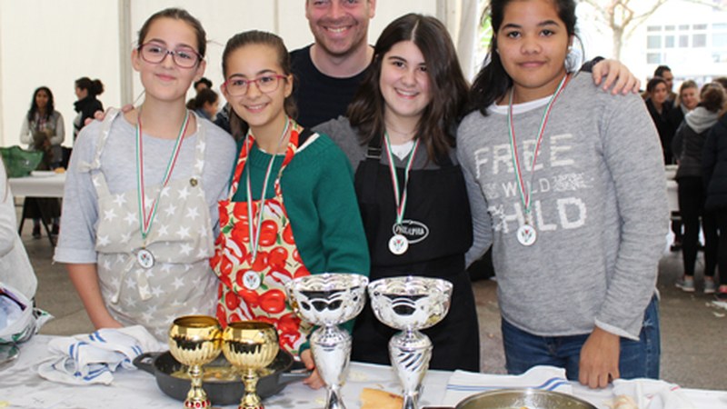 Herriko ikasleak bikain ibili ziren bakailaoa pil-pil erara prestatzen