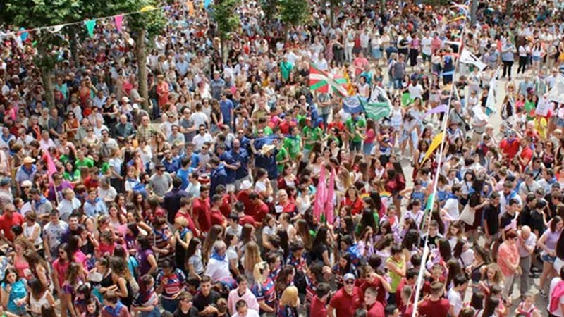 Herriko jaien inguruko hausnarketa sakona egitea eskatu du Bilduk