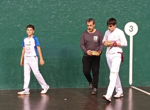 Herriko pilotariek emaitza oso onak eskuratu dituzte Gipuzkoako txapelketetan