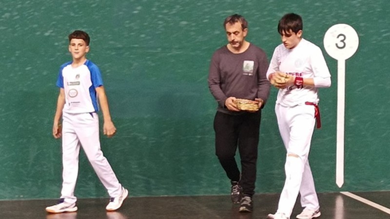 Herriko pilotariek emaitza oso onak eskuratu dituzte Gipuzkoako txapelketetan