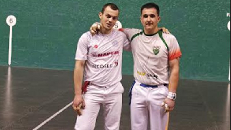 Herriko pilotariek indartsu hasi dute kaiolaren barruko Gipuzkoako txapelketa