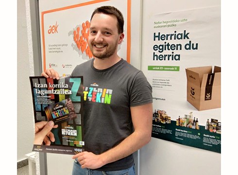 Herritarrak Korrika laguntzaile izatera animatu nahi dituzte AEK euskaltegikoek