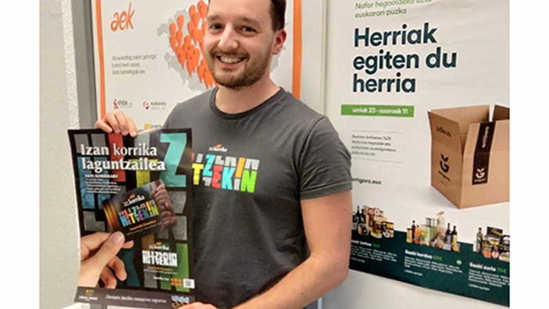 Herritarrak Korrika laguntzaile izatera animatu nahi dituzte AEK euskaltegikoek