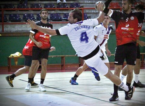 Hierros Servando Eibar Eskubaloiak sendo jarraitzen du denboraldi hasiera honetan