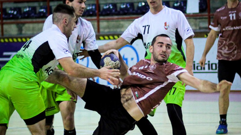 Hierros Servando Eibarrek Helvetia Anaitasuna liderra hartuko du gaur Ipuruan