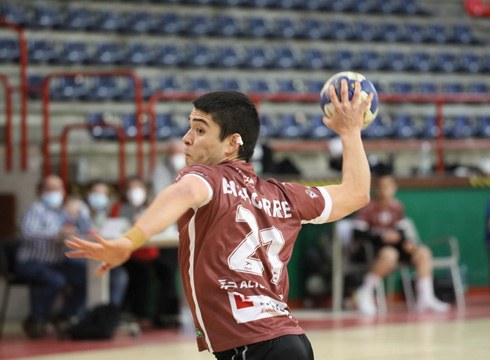 Hierros Servandok Uharte laugarren sailkatua hartuko du bihar Ipuruan