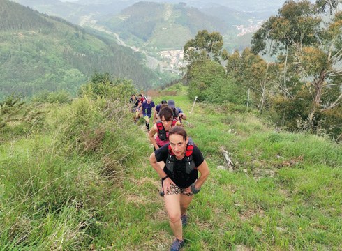 Hilaren 29rako Udazkentraila antolatu dute Kalamua Korrikalari Taldekoek