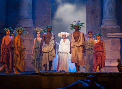 Hillebetetik gora antzerki