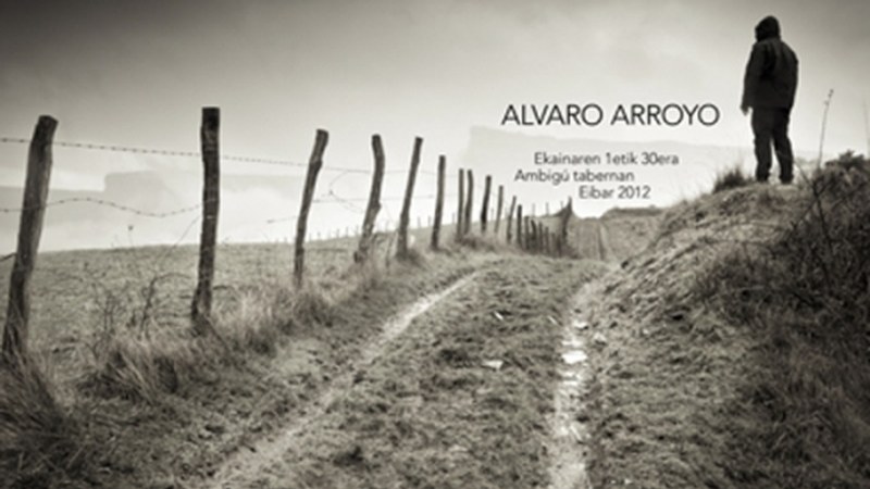 Hiru argazki erakusketa ekainean