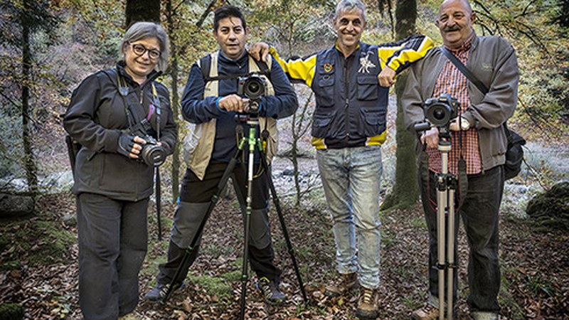 Hiru erakusketa prestatu dituzte Klub Deportiboko argazkilariek uztailerako