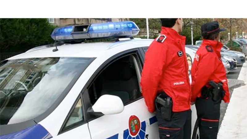 Hiru lagun atxilotu dituzte desordena publikoak egiteagatik