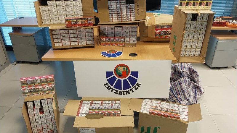 Hiru lagun atxilotu dituzte Eibarko denda eta enpresetan lapurretak egiteagatik